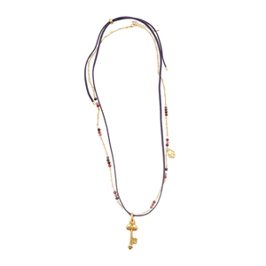 Boho κολιέ με μενταγιόν κλειδί μοβ κορδόνι και πολύχρωμες γυάλινες χάντρες