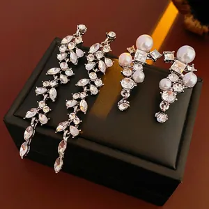Elegant Leaf Tassel Dangle Earrings For Women With Silver Earring Post Copper Rhinestone Inlaid Faux Artificial Pearl Jewelry Accessory