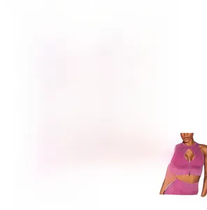 Detail icons showing 4-way stretch and peach lift features on raspberry yoga set