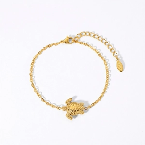 Détails du bracelet tortue plaqué or 18K avec pendentif de 15mm et poinçon acier