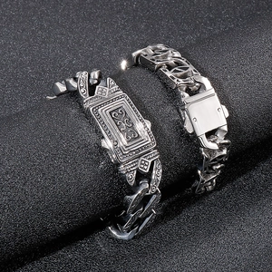 Retro stainless steel punk chain bracelet for men with vintage heart and scroll engraving