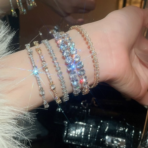 Sparkling tennis bracelets with cubic zirconia in round and rectangular cuts
