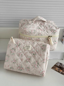 Set di borse da trucco trapuntate a fiori con borsa grande e pochette coordinata
