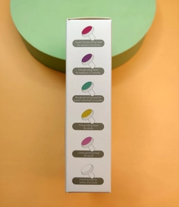 Detail of the packaging showing 6 different grinding heads for baby and adult nail care
