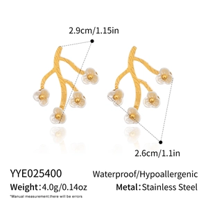 Detailed view showing dimensions and weight of golden flower and branch earrings