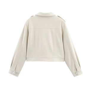 Vue arrière de la veste courte en laine crème pour femme avec revers et épaulettes