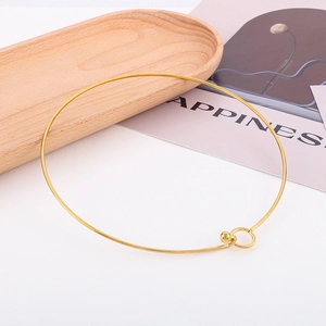 Collana girocollo minimalista in acciaio inossidabile dorato con chiusura a sfera