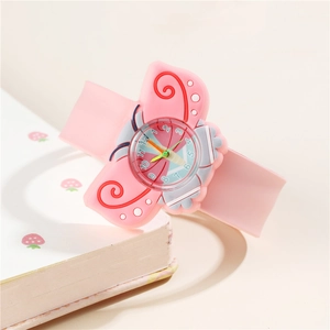 Montre silicone papillon rose pour enfants avec cadran analogique à rayures colorées