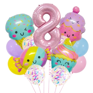 Detail von rosa Zahlenballon 8 mit Pastell-Eiscreme- und Süßigkeitenballons für Partys