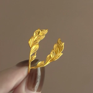 18k gold plated laurel leaf open ring with detailed natural textures for women