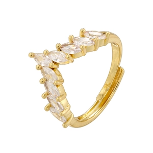 Verstellbarer goldener V-Ring mit klaren Zirkonia im Marquise-Schliff auf weißem Grund