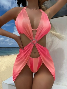 Dreiteiliger leuchtend rosa gestreifter Bikini mit Herz-Netz-Strandkleid-Set