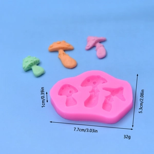Moule en silicone rose pour la pâtisserie avec trois formes de champignons et dimensions