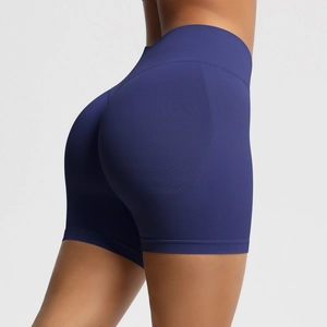 Détail du short de fitness sans couture à taille haute avec effet push-up et maille