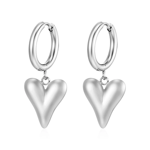 Boucles d'oreilles créoles polies en acier inoxydable avec pendentif cœur minimaliste