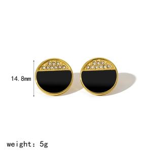 Boucles d'oreilles en acier titane doré avec émail noir et pierres de zircon brillant