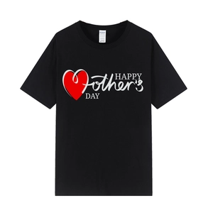 T-shirt noir fête des mères avec imprimé cœur rouge sur fond blanc immaculé