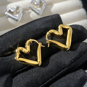 Vintage 3D wrinkled heart hoop earrings in S925 sterling silver with gold finish