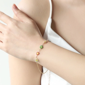 Colorful enamel daisy flower bracelet for women made of durable copper and metal chain