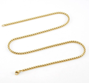 Close-up of 18K gold-plated stainless steel square pearl chain with secure round clasp