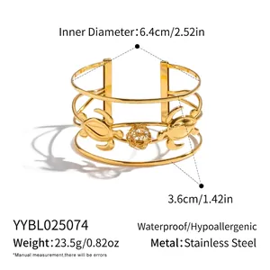 Dettaglio del bracciale a tartaruga placcato oro 18K con dimensioni e acciaio inossidabile