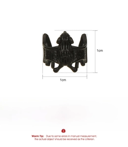 Detailed specs of gothic bat wing ear cuff made of copper with 1cm dimensions and 3.4g weight