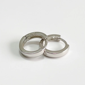 Classic 925 sterling silver hoop earrings for women with polished finish and S925 hallmark