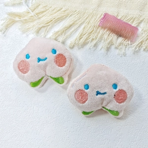 Cute pink plush peach brooches set with fine embroidery and soft fluffy texture