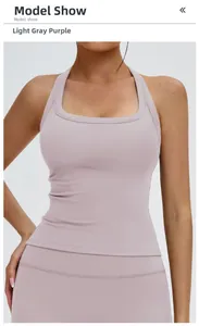 Vista frontale del gilet sportivo grigio-viola chiaro con scollo a U e tessuto elastico