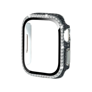 Détail macro du boîtier Apple Watch avec finition pailletée noire et rangée de strass brillants