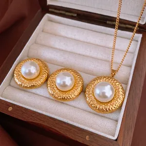 Französisches Vintage-Schmuckset aus Titanstahl mit Halskette und Perlenohrringen