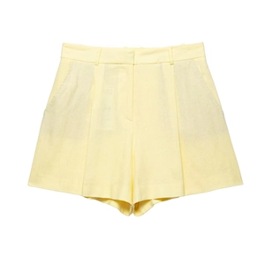 Damen-Set aus hellgelbem Leinenmischgewebe mit Freizeitoberteil und Shorts