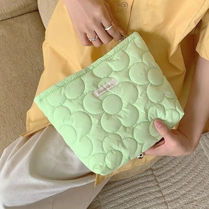 Flower Quilted Polyester Cosmetic Bag Large Capacity Padded Makeup Pouch Travel Toiletry Storage Organizer For Women