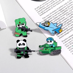 Lot de pins panda militaire émaillés avec tanks et avions de chasse pour enfants
