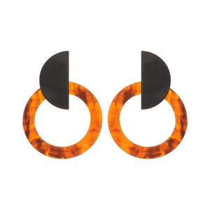 Vintage resin geometric hoop earrings with matte black and amber tortoiseshell pattern