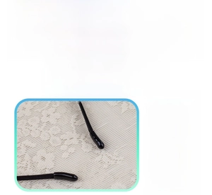 Détail du serre-tête noir léger de 12g avec embouts gommés protecteurs pour plus de confort