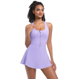 Robe de tennis de sport violet clair avec demi-fermeture éclair et jupe plissée en A