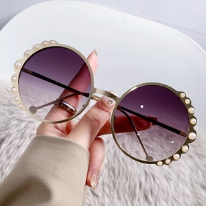 Women Round Sunglasses With Artificial Pearl Decoration Metal Frame Gradient PC Lens UV400 Protection Retro Fashionable Eyewear