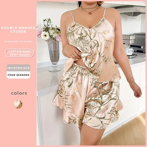 Pigiama Taglie Forti Donna Top E Pantaloncini Volant Raso Di Raso Imitazione Scollo V Senza Maniche Stampa Bacche Piante Da Notte