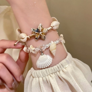 Starfish and shell bracelets with natural stones and pearls for a summer beach look