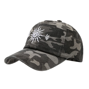 Casquette de baseball en coton camouflage avec broderie soleil blanche vue de profil