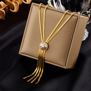 Elegante Collana In Acciaio Inossidabile Con Pendente Rotondo In Conchiglia E Nappa A Catena A Serpente Gioielli Placcati Oro 18K Donna