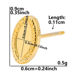 Detailed view of heart-shaped gold stud earring with precise dimensions and scale measurements