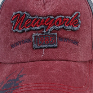 Vintage washed burgundy baseball cap with Newyork 1985 embroidery and distressed brim