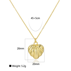Detail view of a 18k gold plated hollow heart pendant with 45+5cm chain dimensions