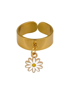 Detailed macro view of an adjustable gold ring featuring a white daisy flower pendant