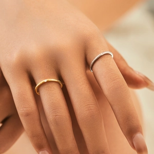 Elegant s925 silver rings with irregular texture and sparkling diamond for women
