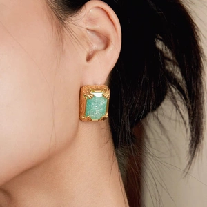 18K gold vintage court style earrings with emerald green stone and engraved frames