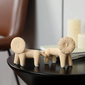Minimalist Nordic ceramic lion art sculptures set with matte finish for home decor