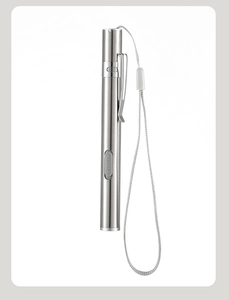 Lampe stylo médicale en acier inoxydable avec clip métallique et cordon blanc fourni